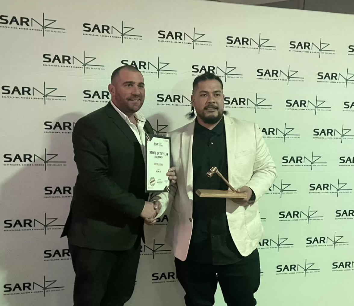 Marcus Bathan (left) COO of Vertical Horizonz NZ congratulating Trainee of the Year winner Akesi Liainia (right) of Acrow Ltd at the SARNZ conference.